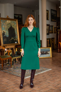 Elegant green wool crepe midi dress